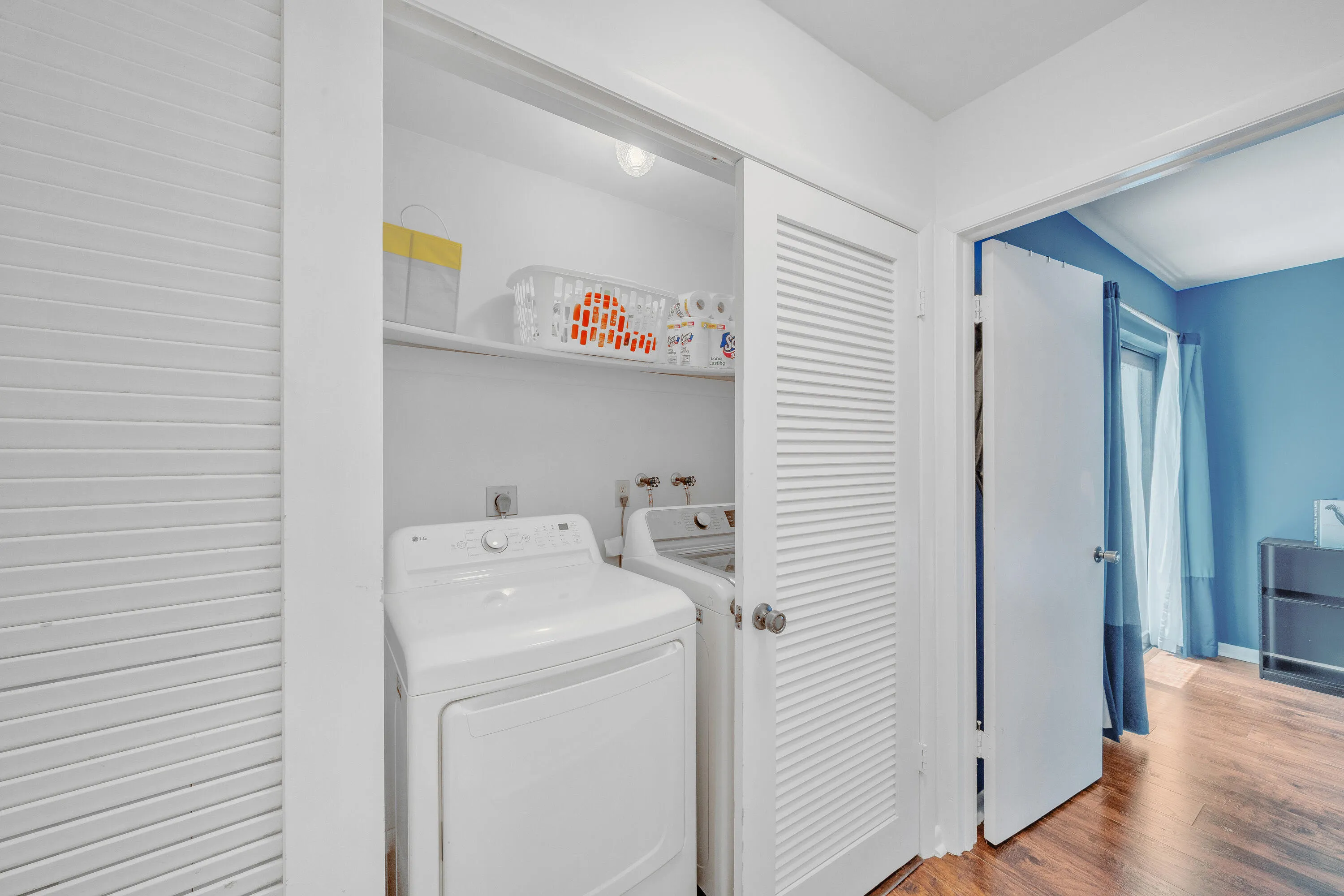 18 Laundry Closet