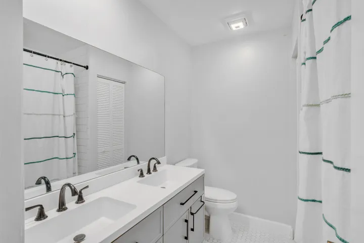 17 Guest Bathroom (2)