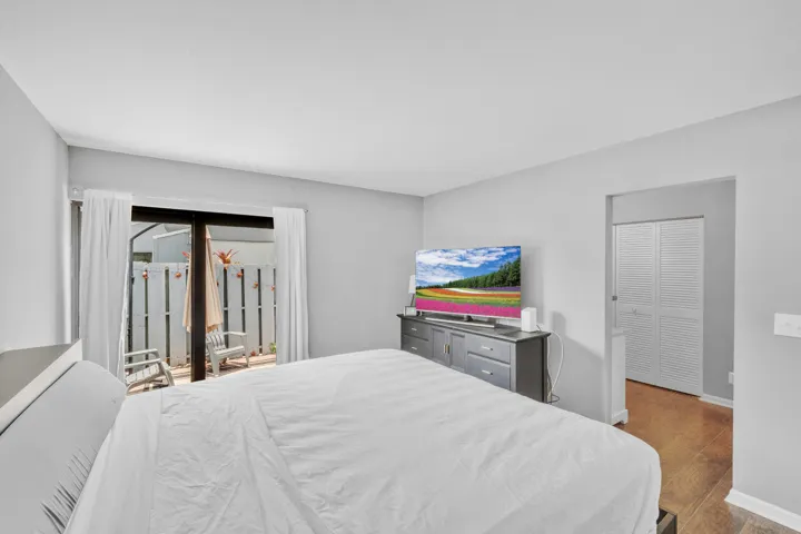 11 Primary Bedroom (3)