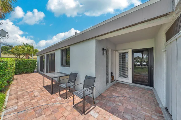 7 Porch-Backyard (5)