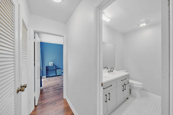 17 Guest Bathroom (1)