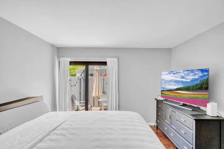 9 Primary Bedroom (2)