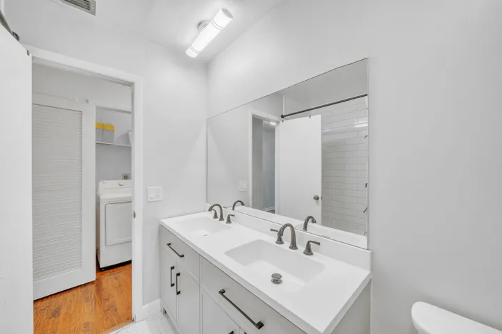 17 Guest Bathroom (5)