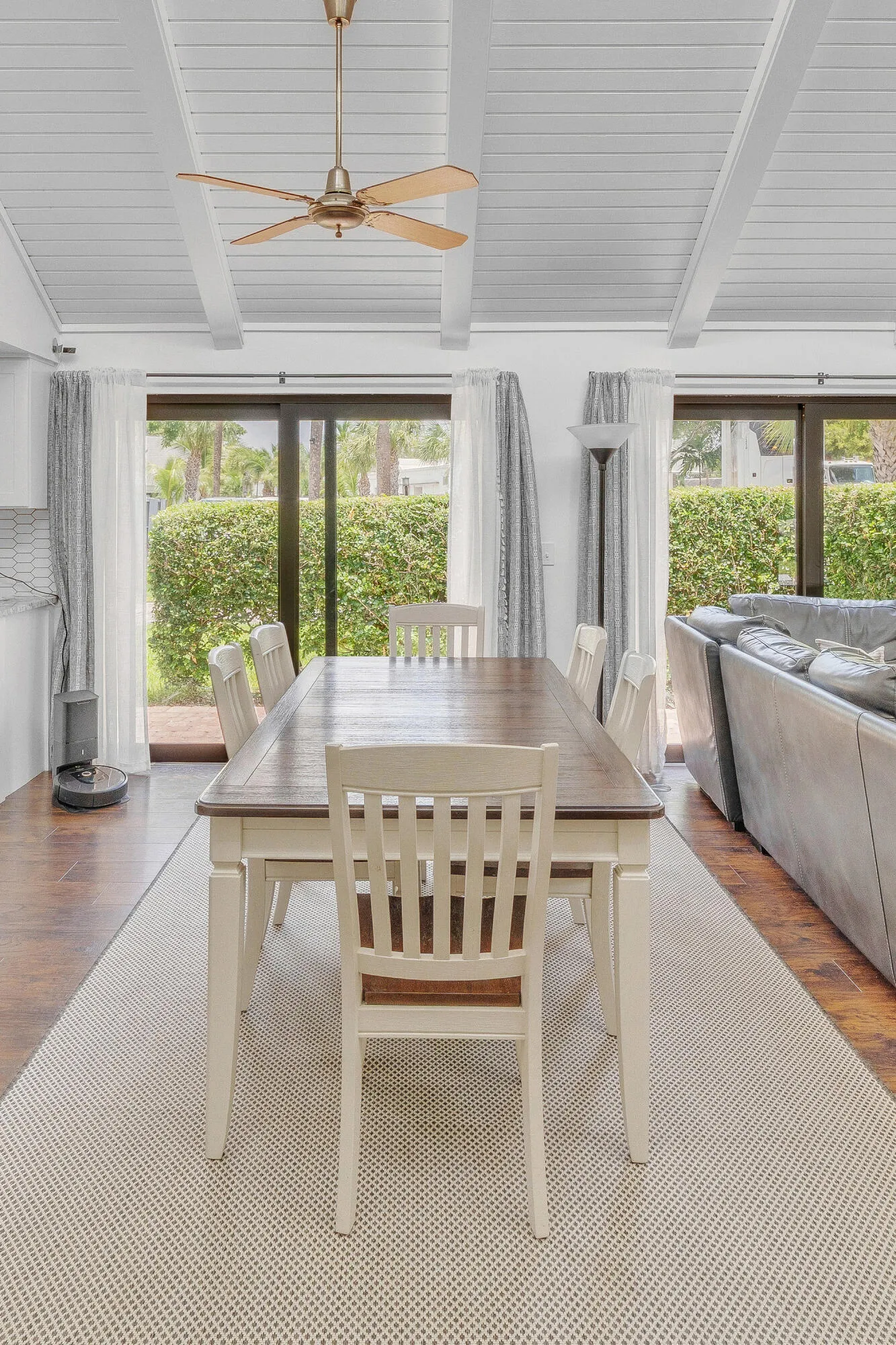 15 Dining Area (1)