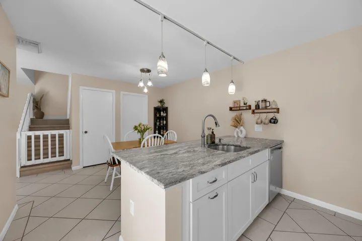 Kitchen/Dining