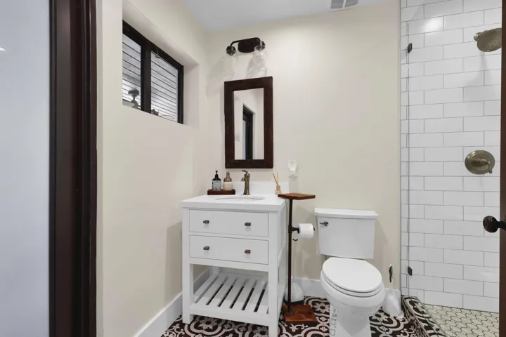 Bathroom #4 (Cabana Bath)