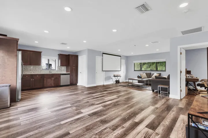 Guest House Kitchen/Living