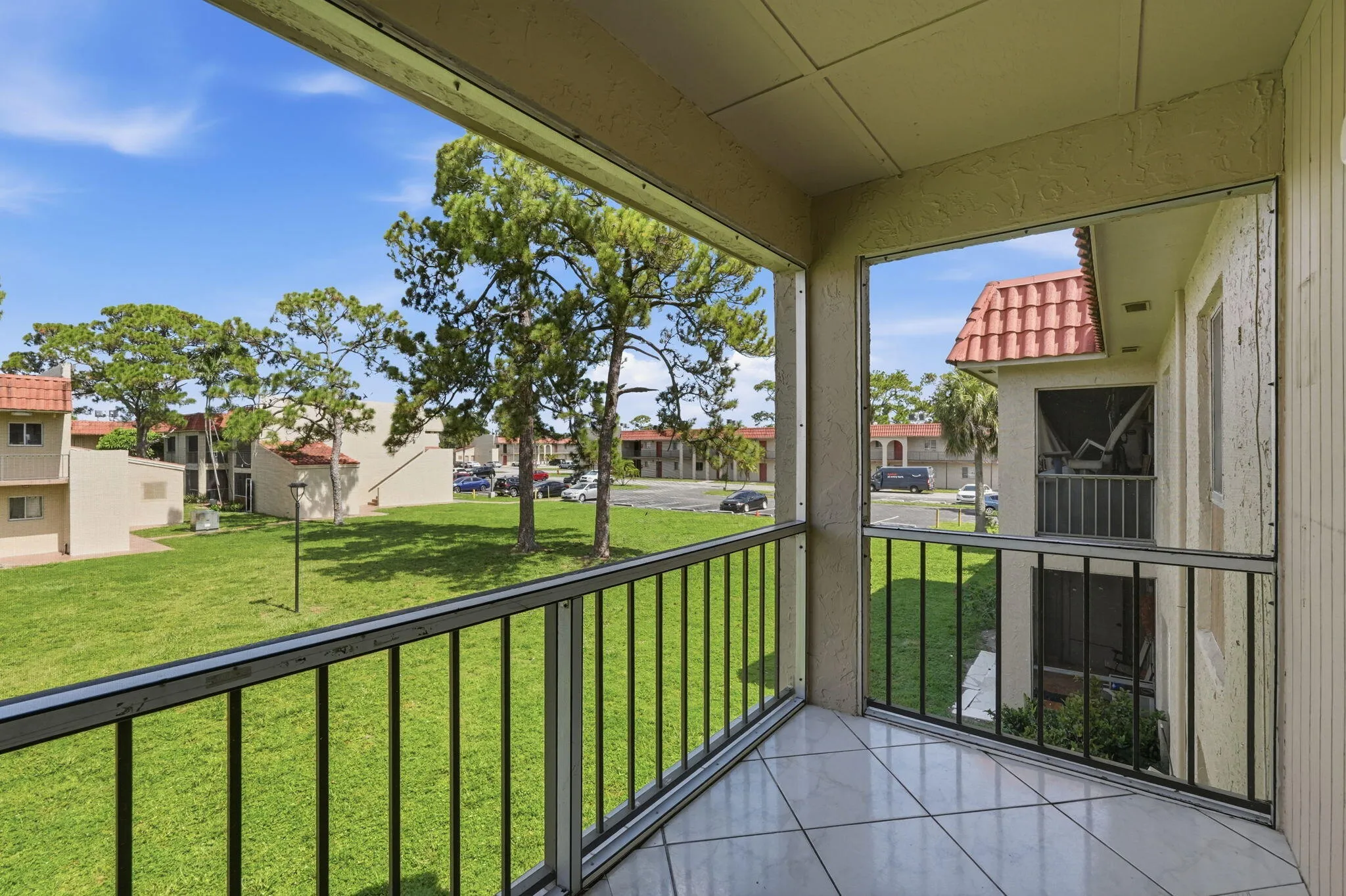 20-web-or-mls-6106_Forest_Hill_Boulevard