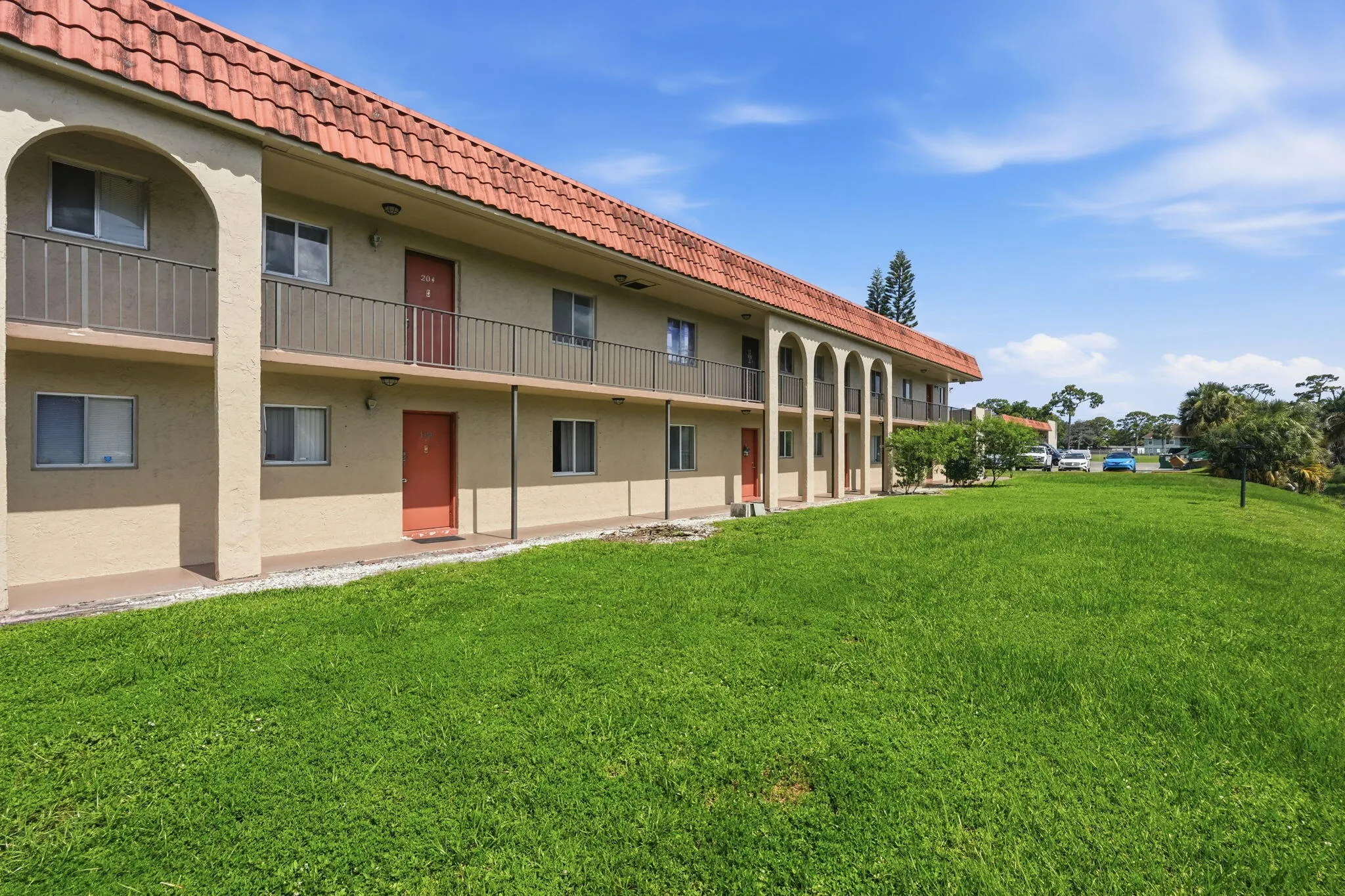 26-web-or-mls-6106_Forest_Hill_Boulevard