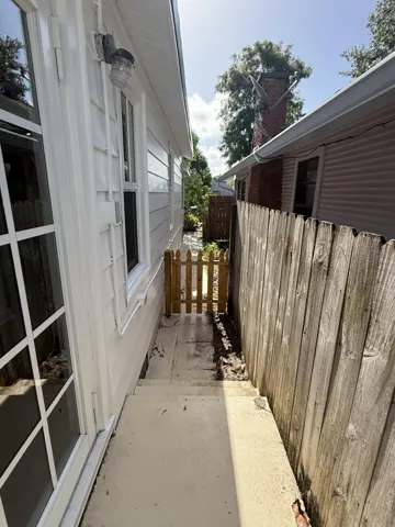 Side patio