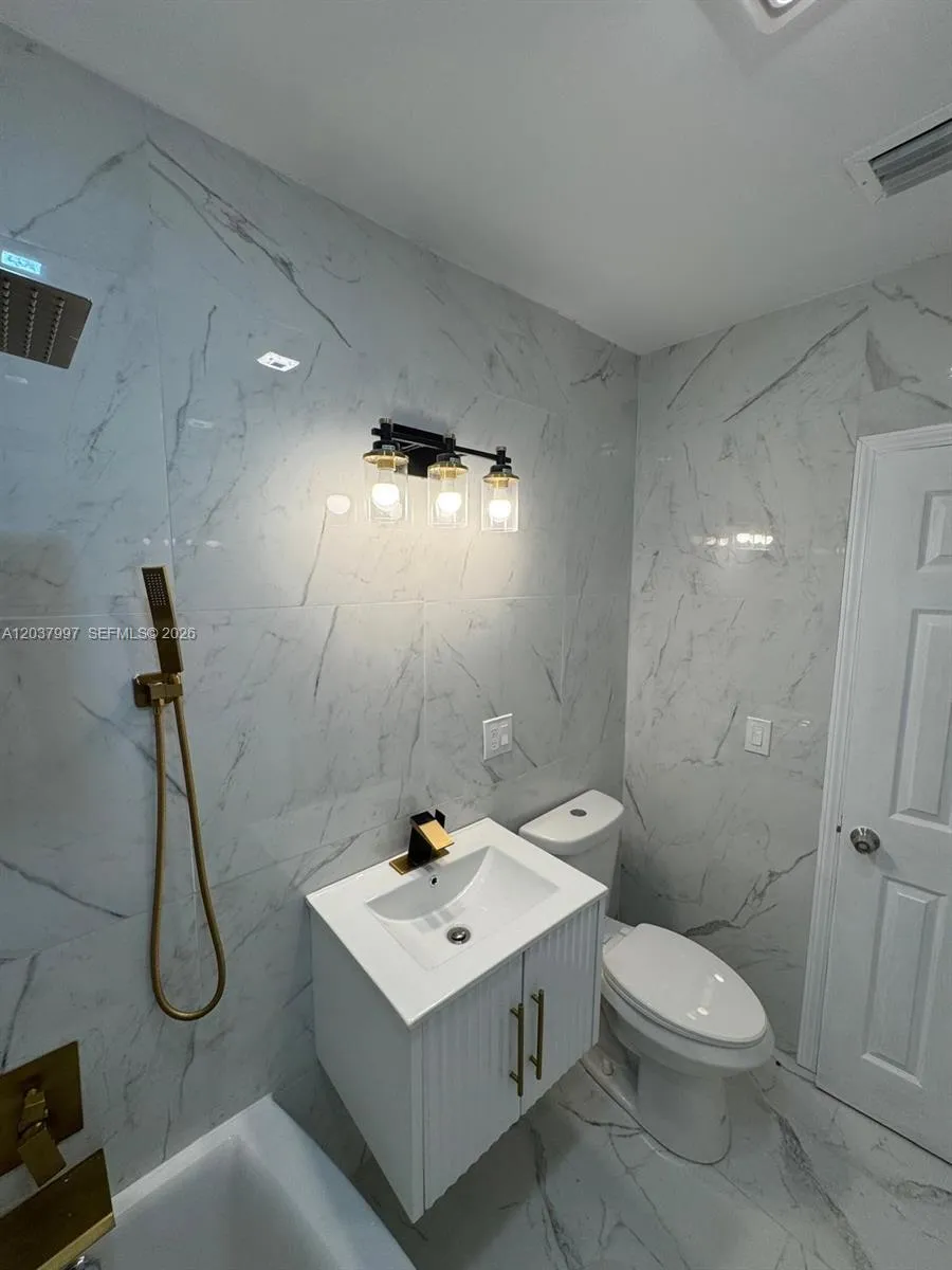 Common Bathroom