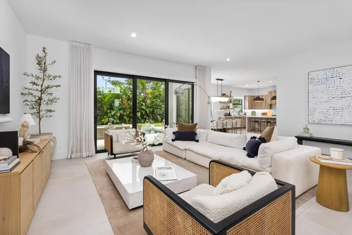 Living Area 2