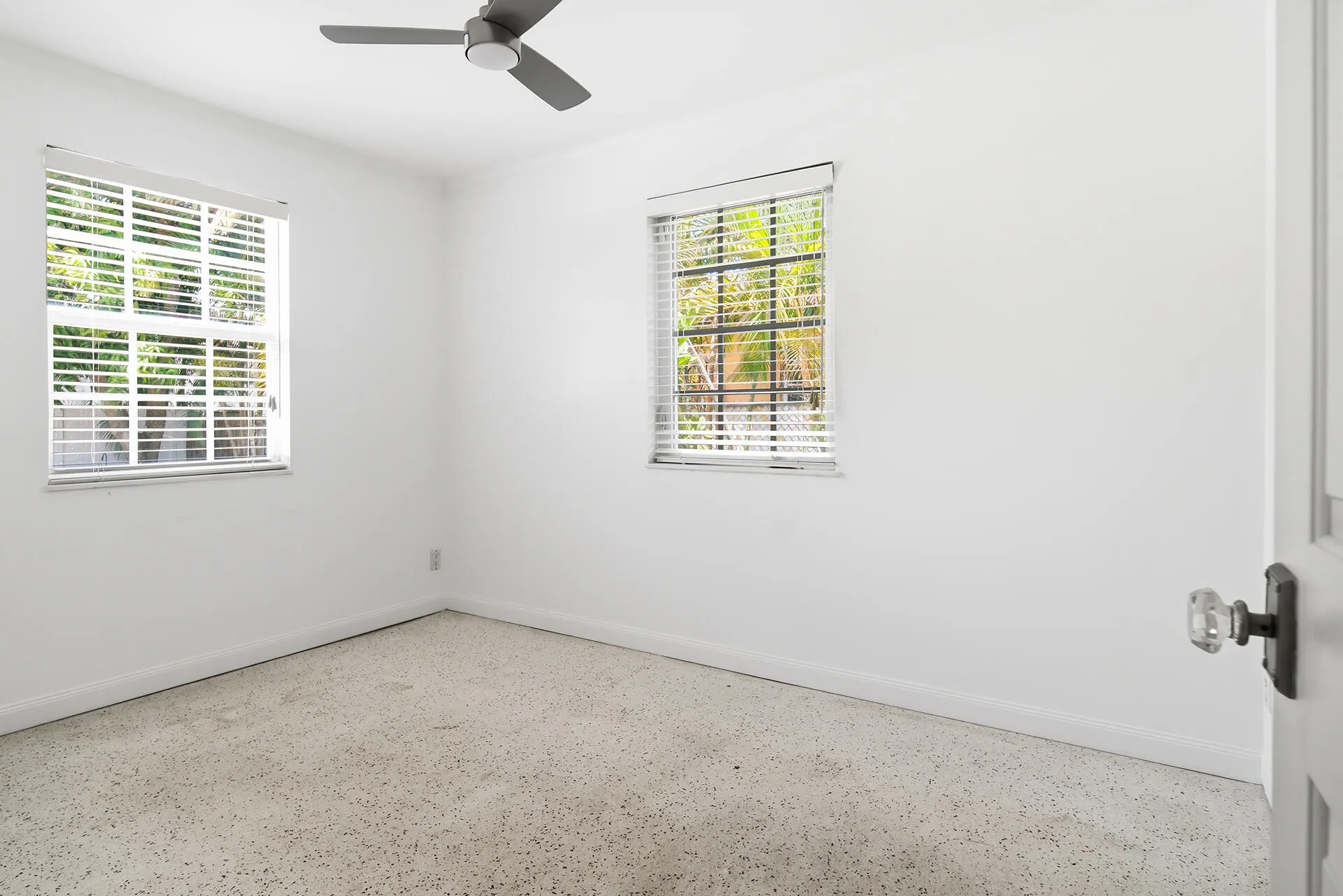 205-RUTLAND-BLVD-33405-028