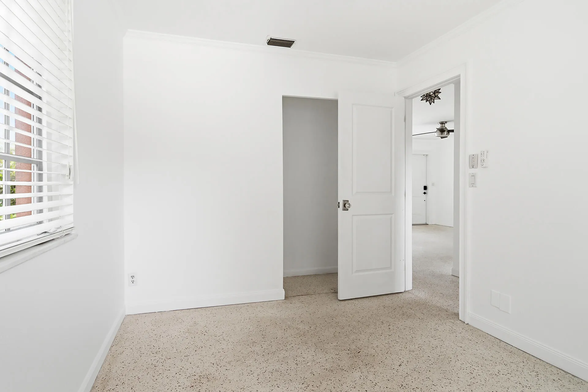 205-RUTLAND-BLVD-33405-029
