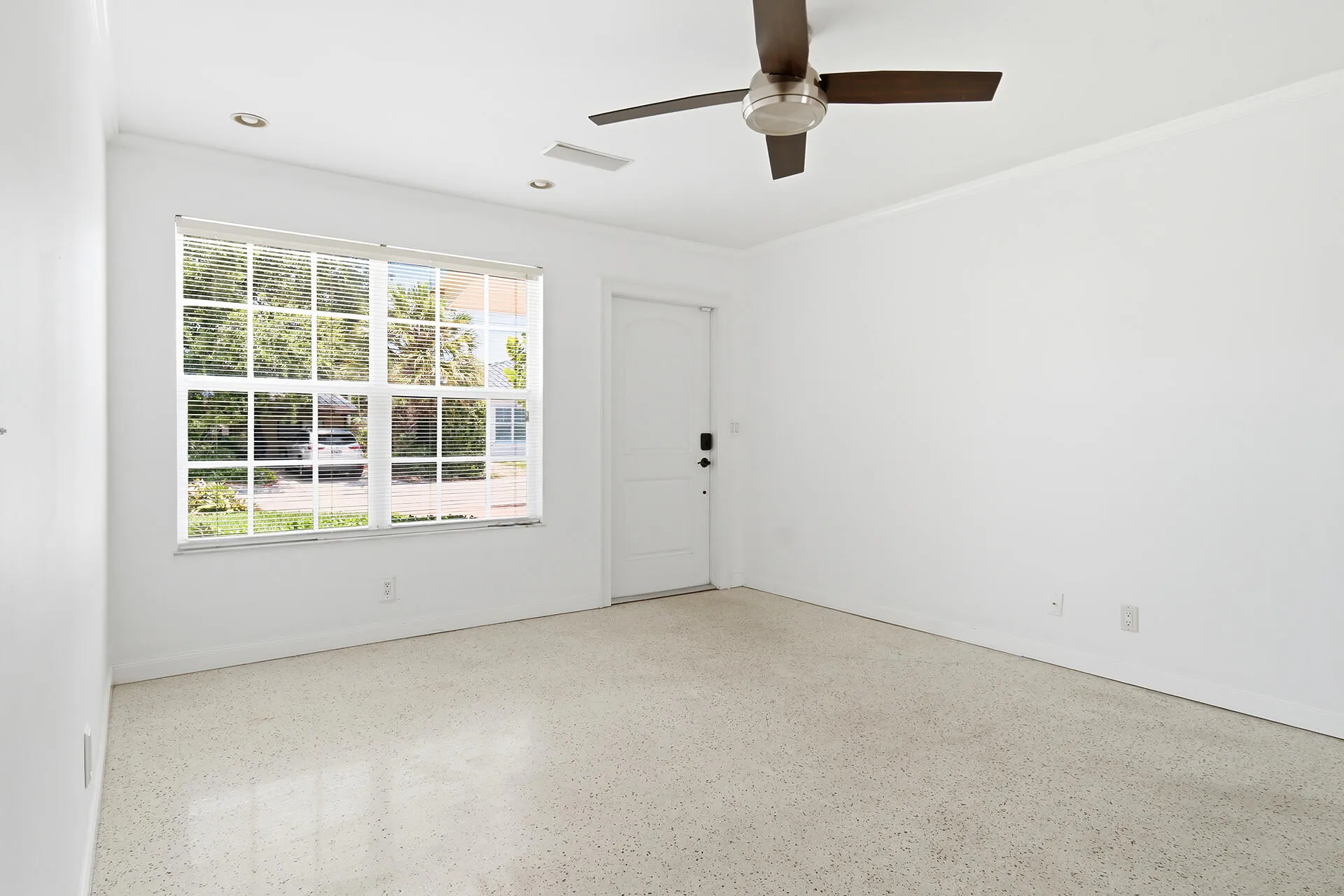 205-RUTLAND-BLVD-33405-007