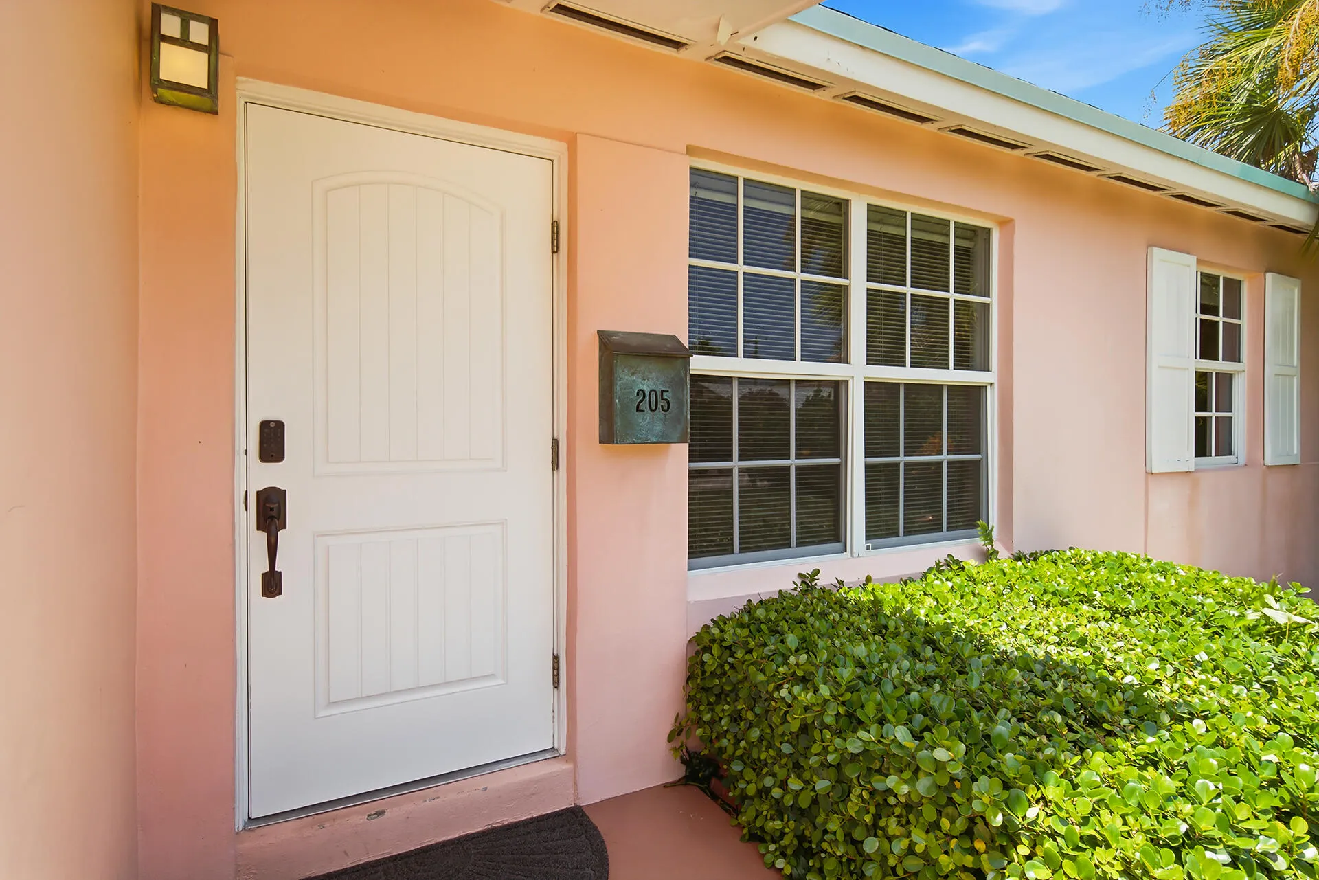 205-RUTLAND-BLVD-33405-003