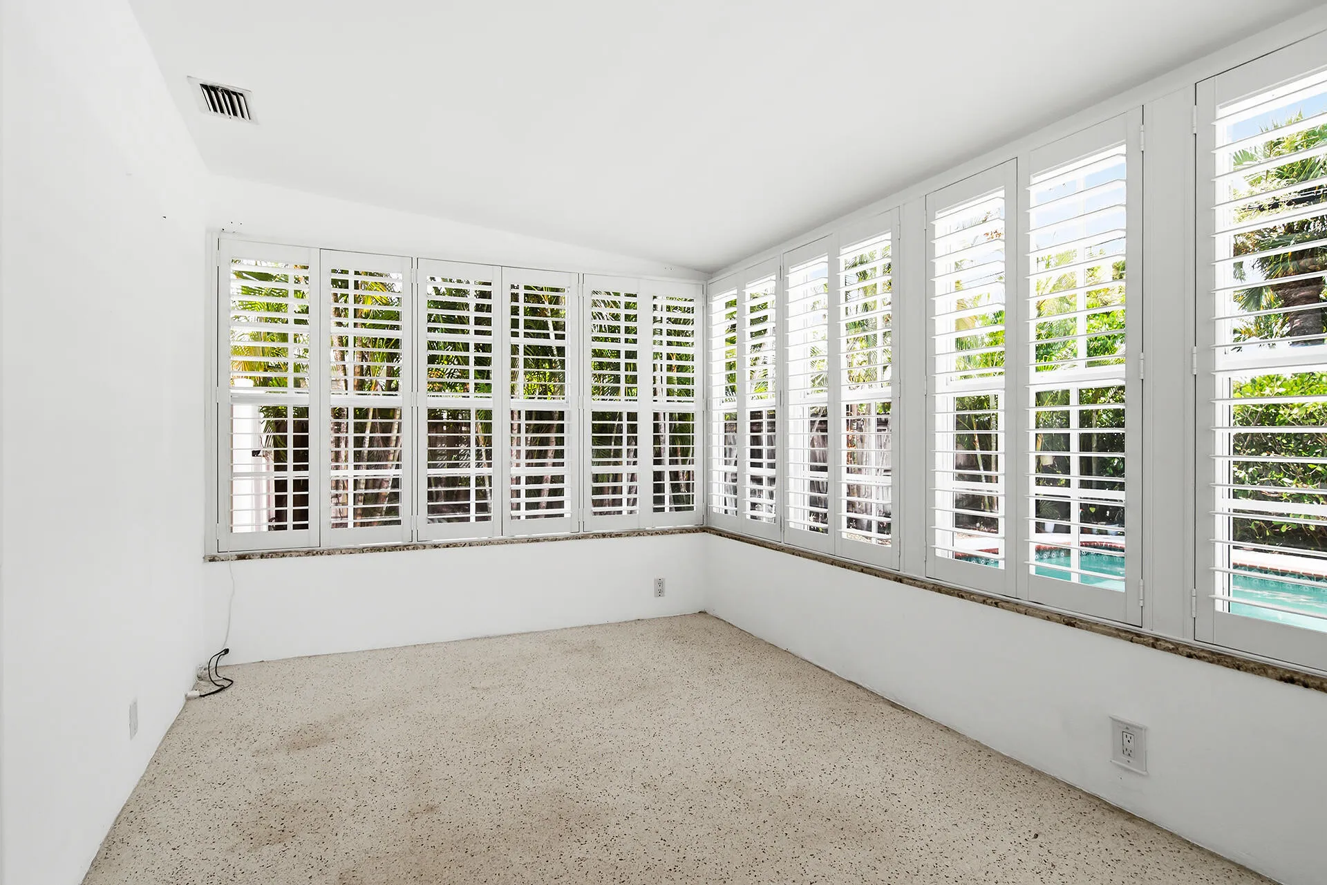 205-RUTLAND-BLVD-33405-014