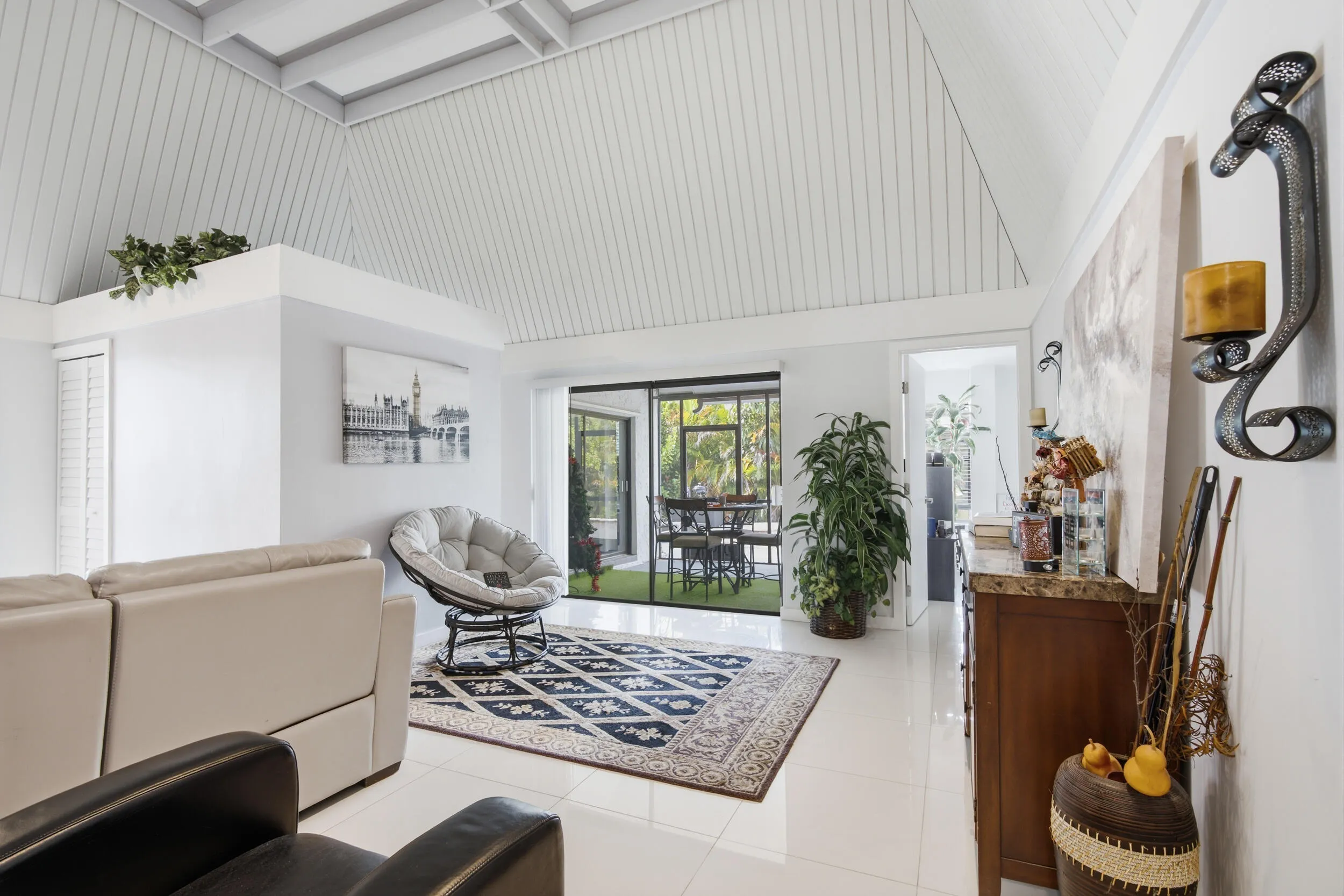 Dining or Leisure Space