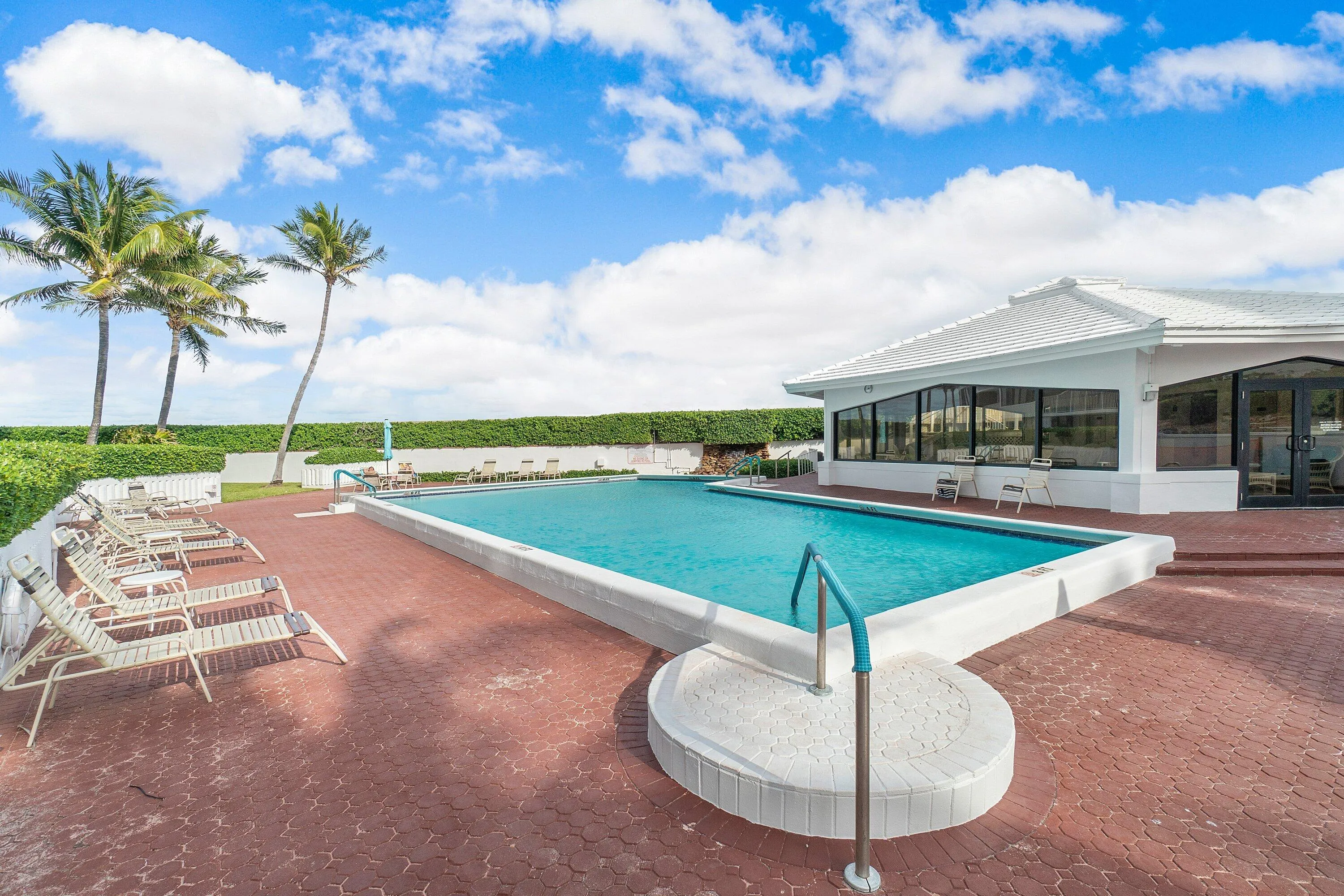 2nd pool deck area