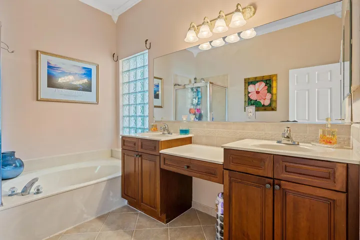 1267 Gembrook Ct-15