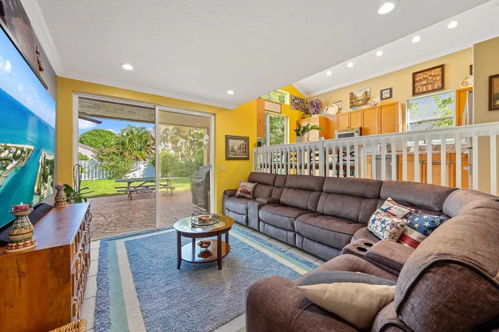 1267 Gembrook Ct-6