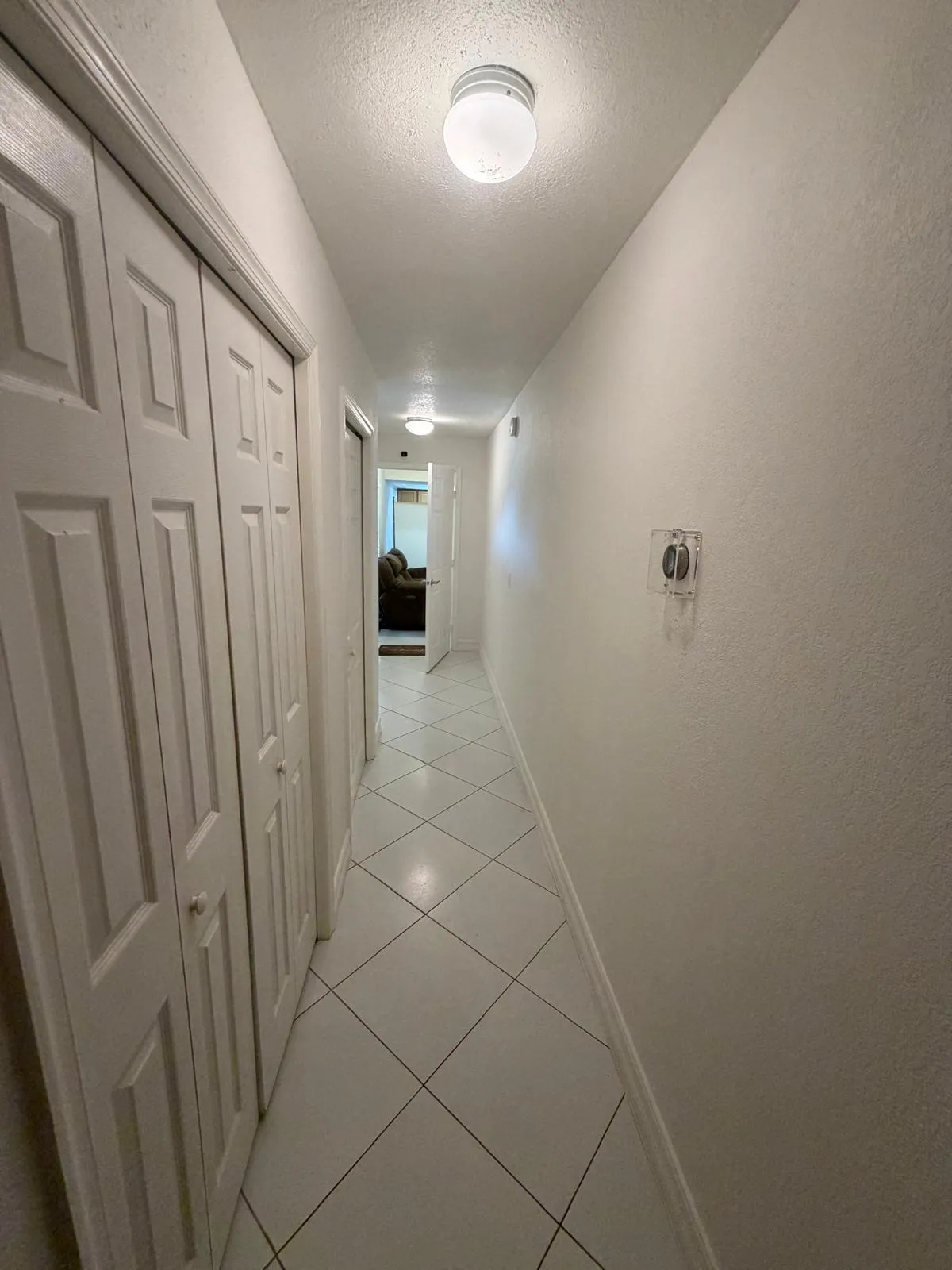 Access hall to 2 guest bedrooms