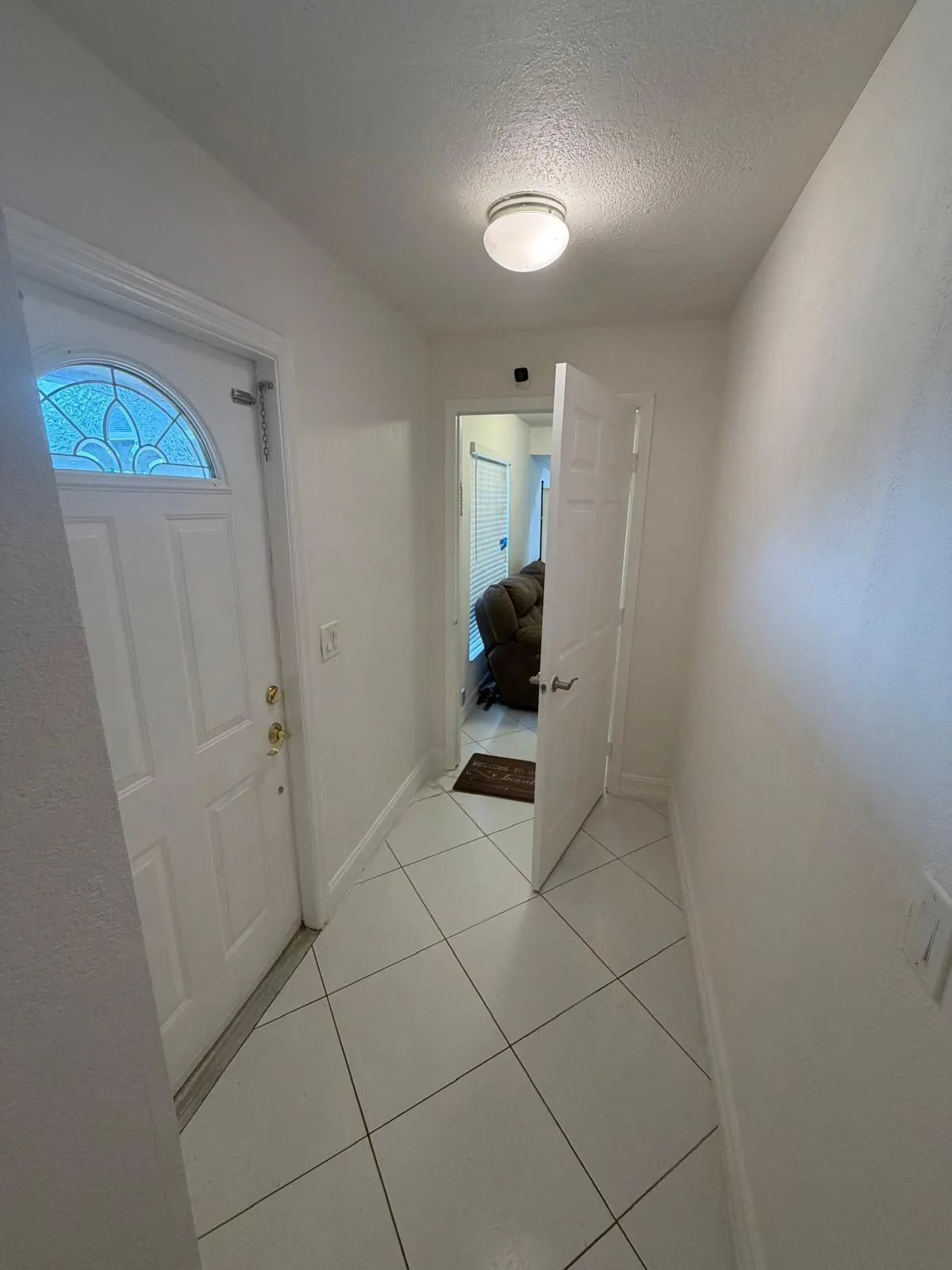 Access hall to 2 guest bedrooms