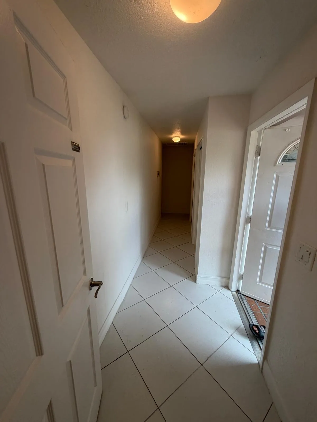 Access hall to 2 guest bedrooms