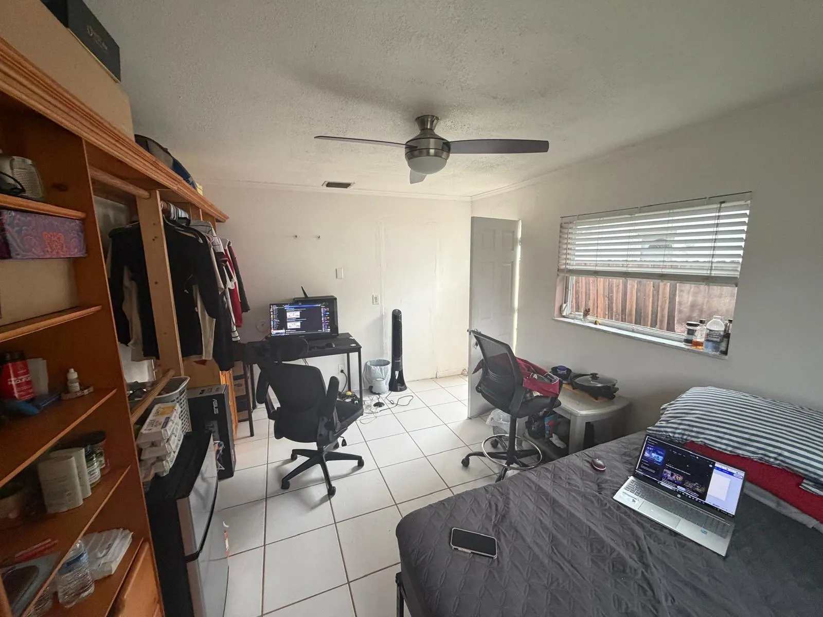 Main Bedroom w/ independent access