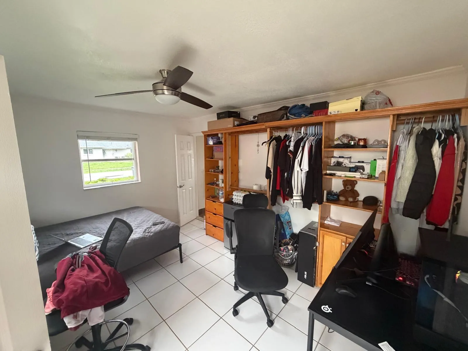 Main Bedroom w/ independent access