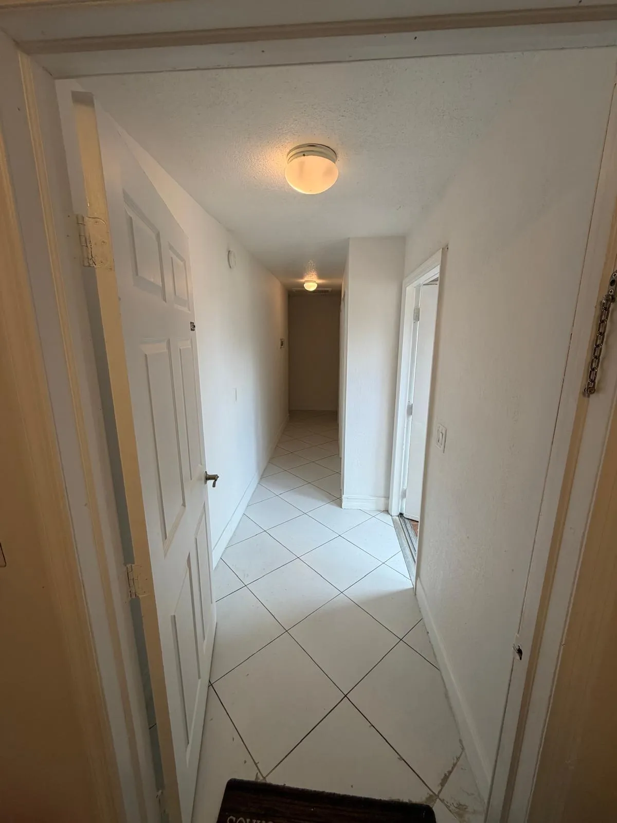 Access hall to 2 guest bedrooms