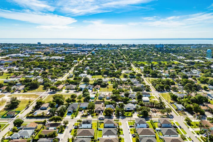 033-230Southwest6thAvenue-DelrayBeach-FL