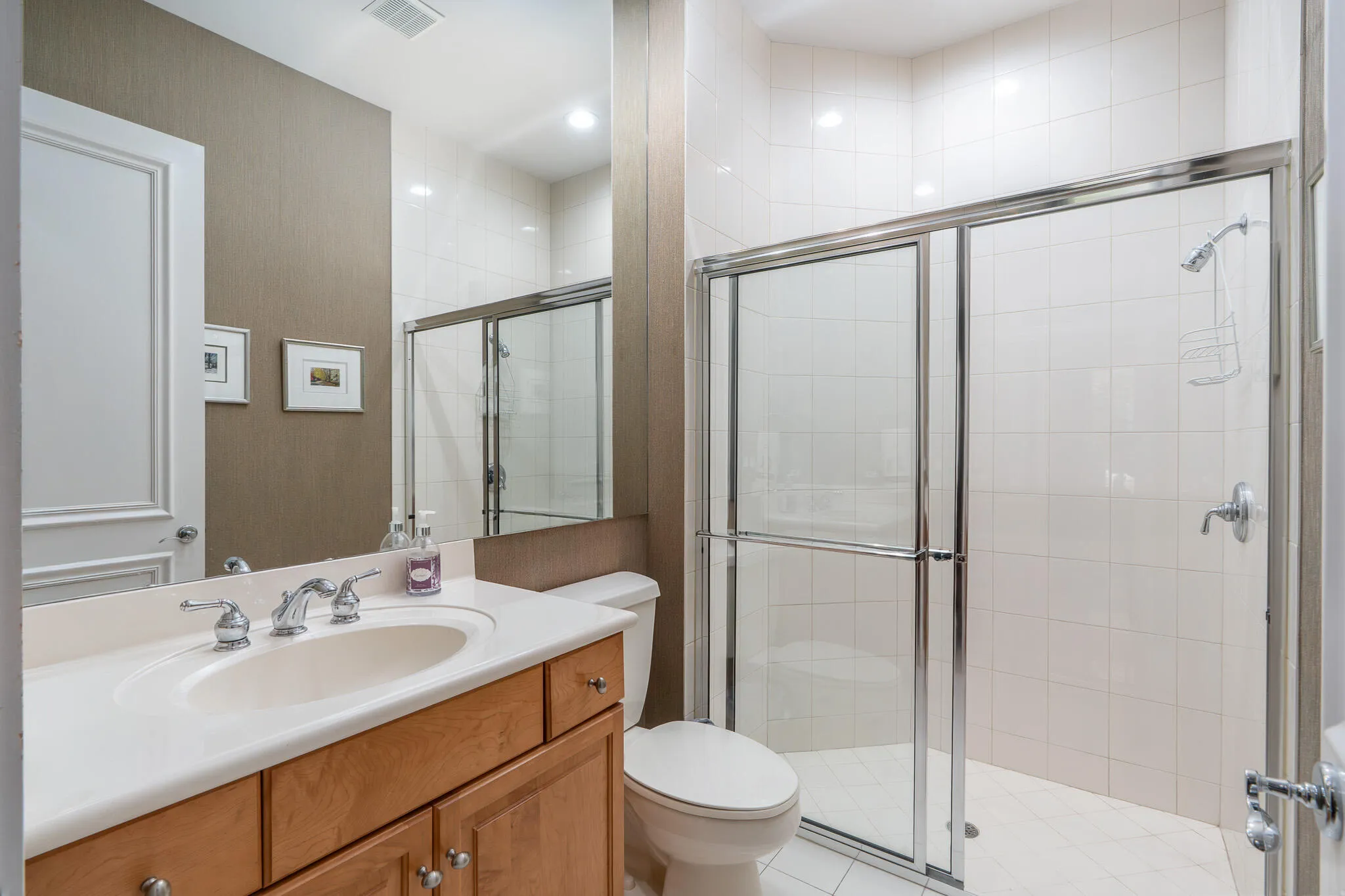 office-4th full bath