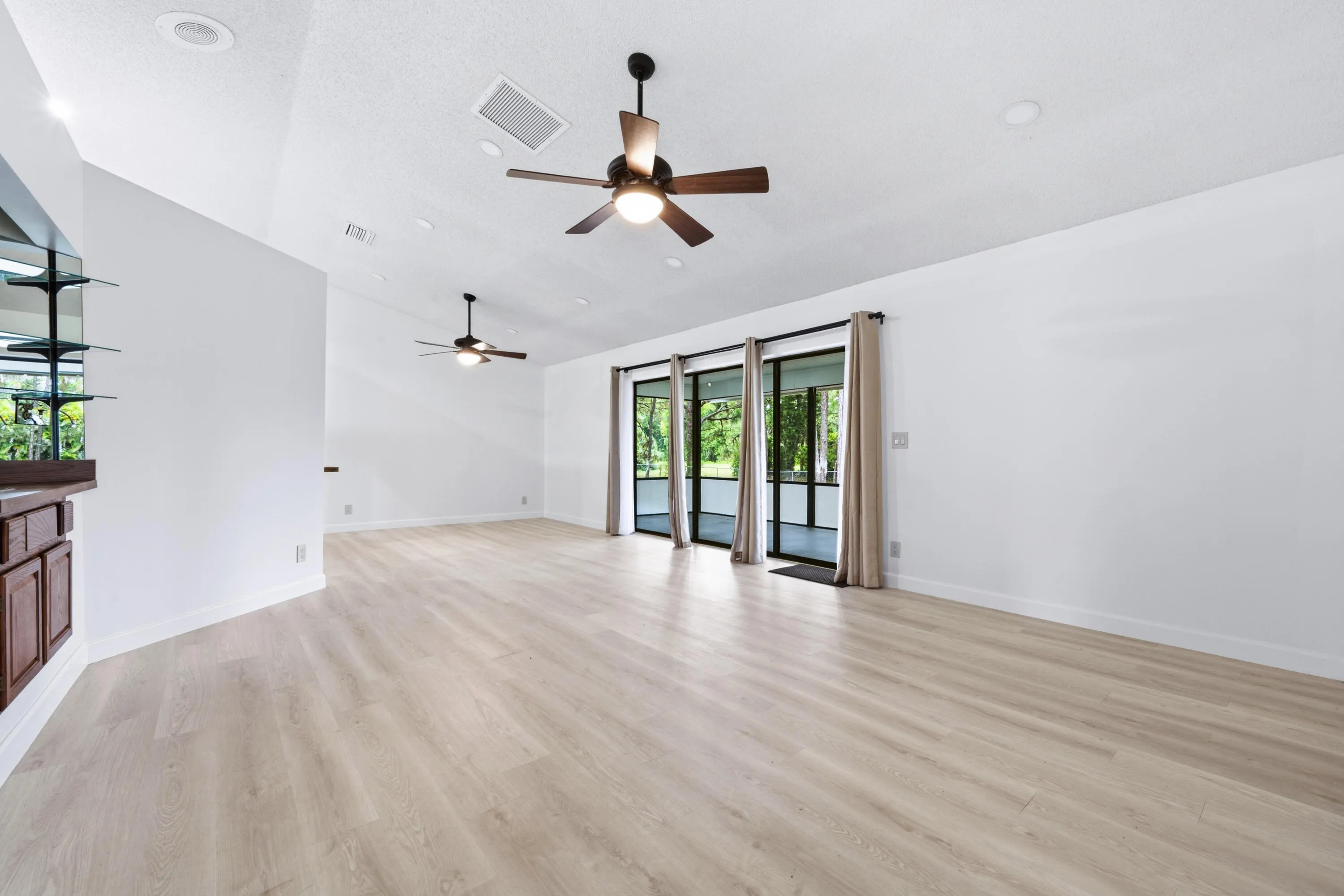 LIVING ROOM / DINING​​‌​​​​‌​​‌‌​‌‌​​​‌‌​‌​‌​‌​​​‌​​ ROOM