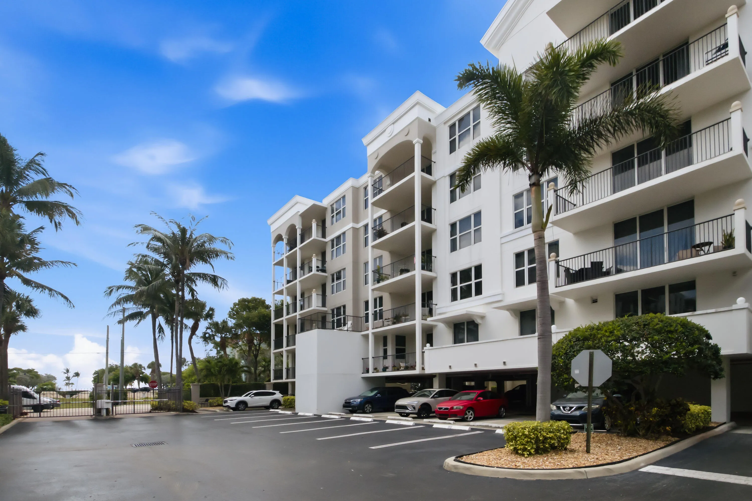20260615-01-101 SE 20th Ave Unit 201, De