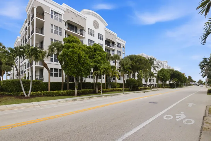 20260615-01-101 SE 20th Ave Unit 201, De