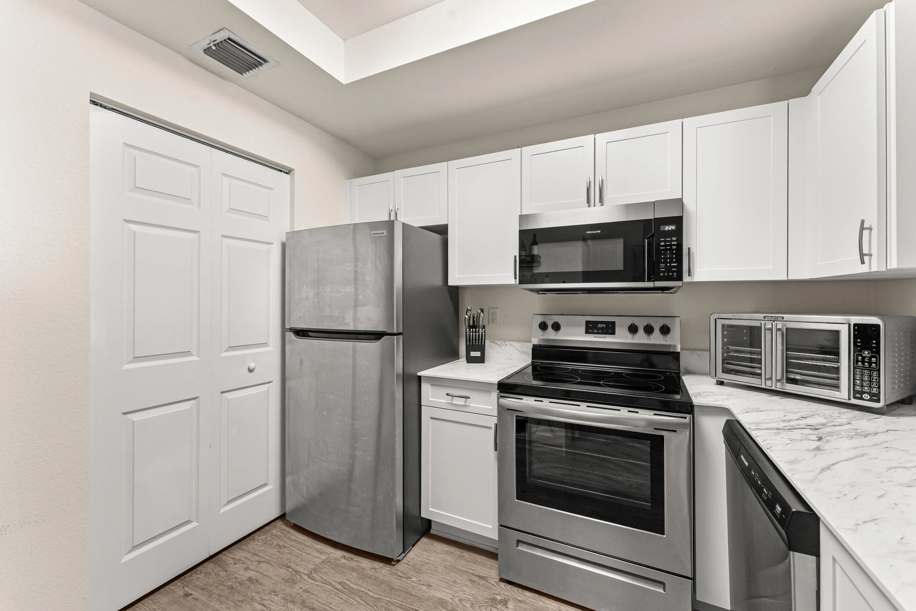 007-2801SarentoPlace-102-PalmBeachGarden