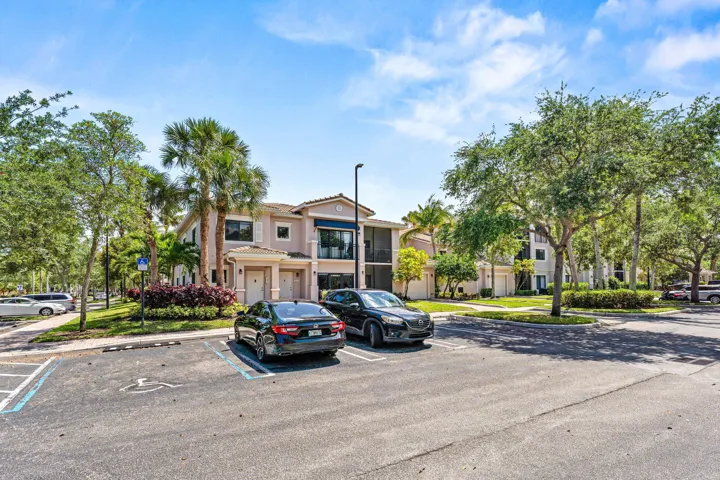 028-2801SarentoPlace-102-PalmBeachGarden