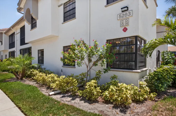 Exterior 3