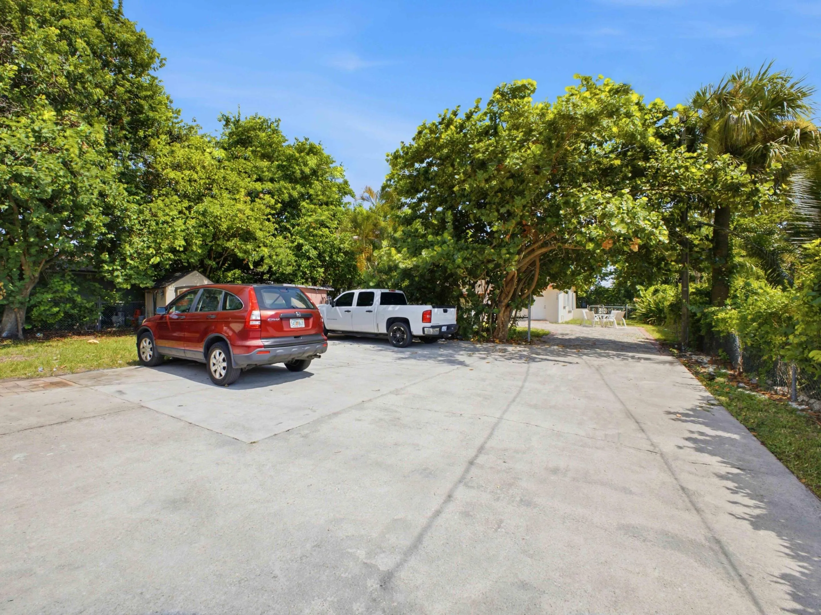 Exteriior Parking