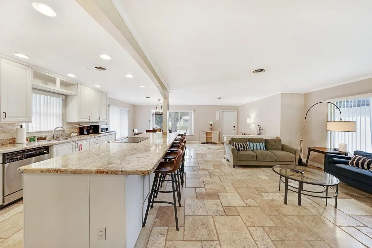 Open space Living/dining/Kitchen