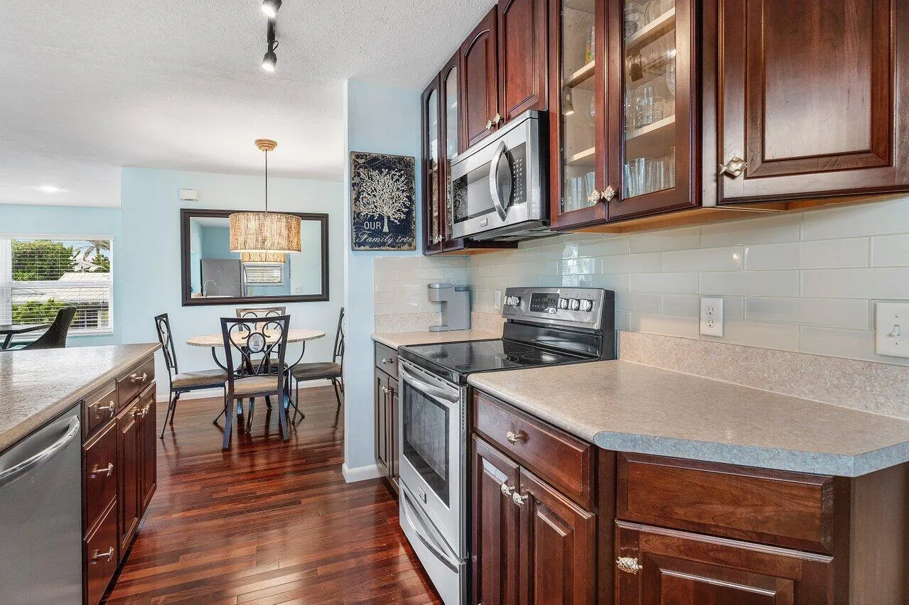 017-1015IngrahamAvenue-2-DelrayBeach-FL-
