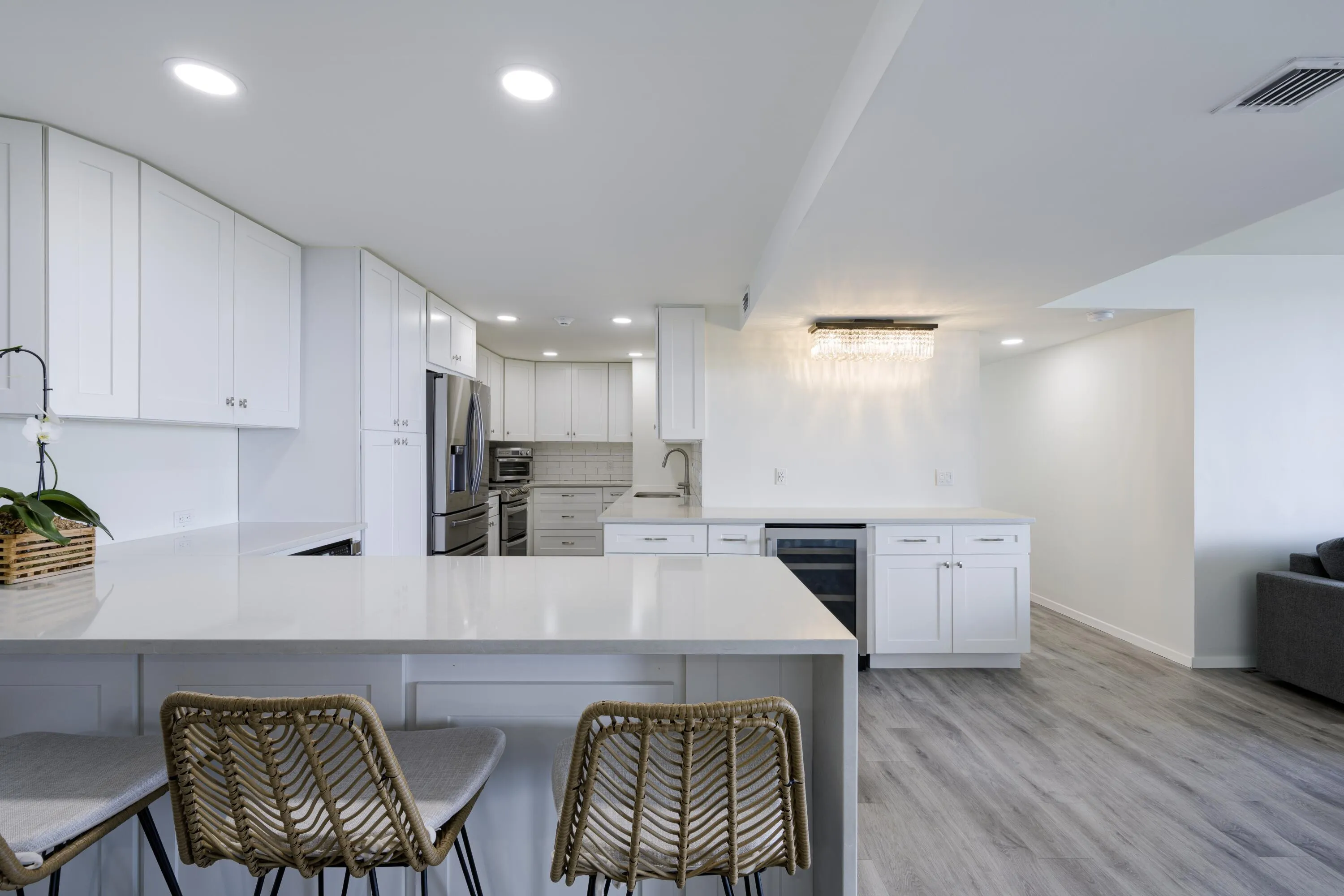 Kitchen & Bar