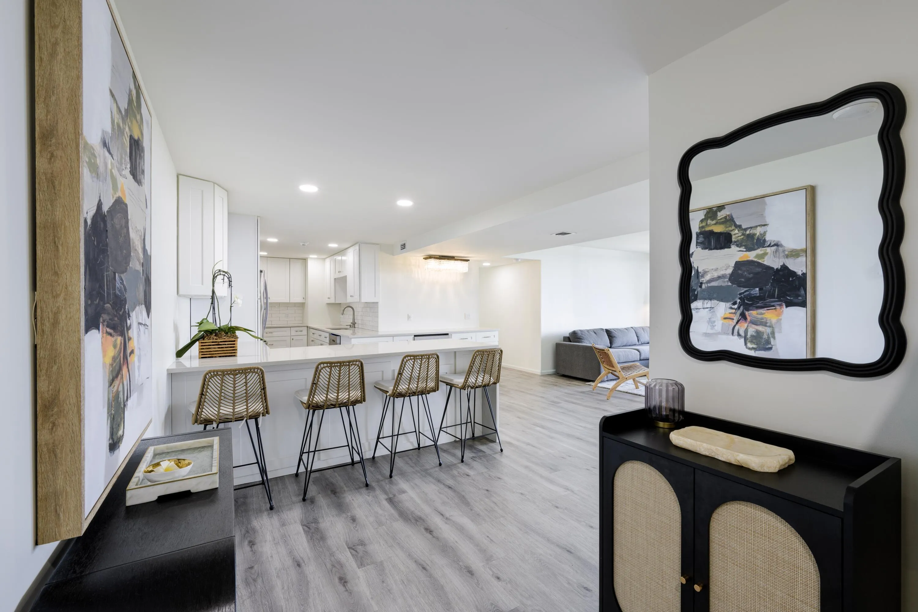 Kitchen / Foyer