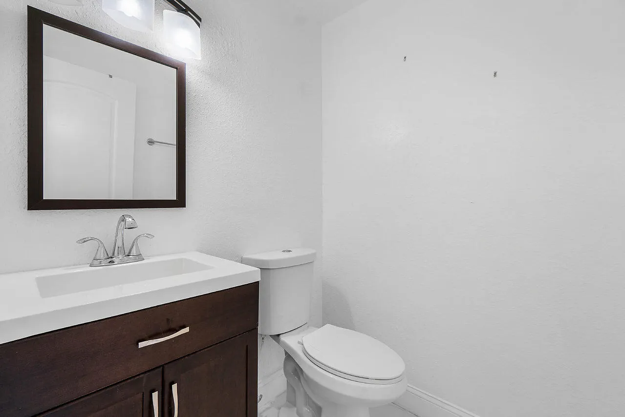 016-143SevilleWay-DelrayBeach-FL-small