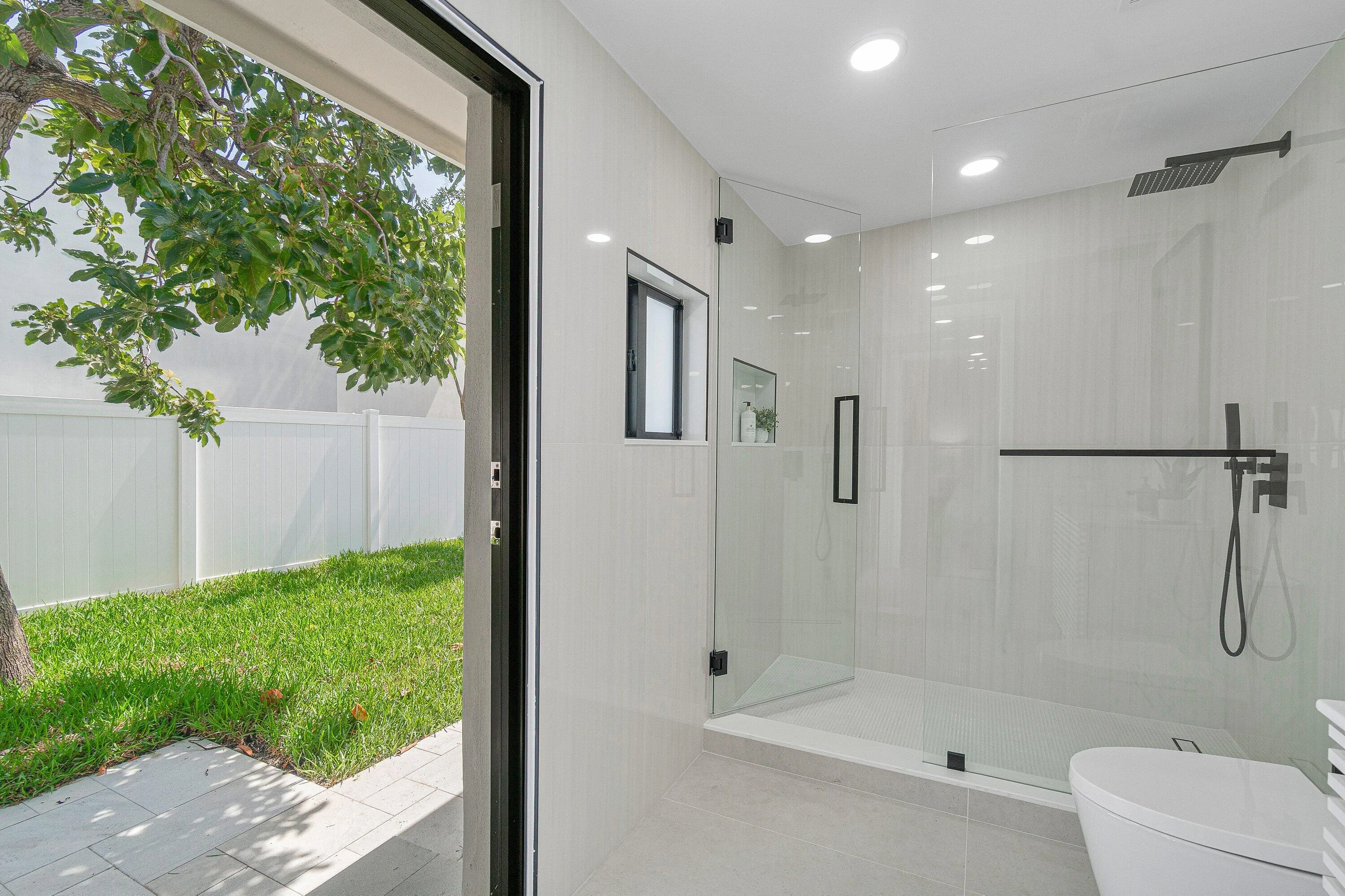 044-2708Northeast1stAvenue-WiltonManors-