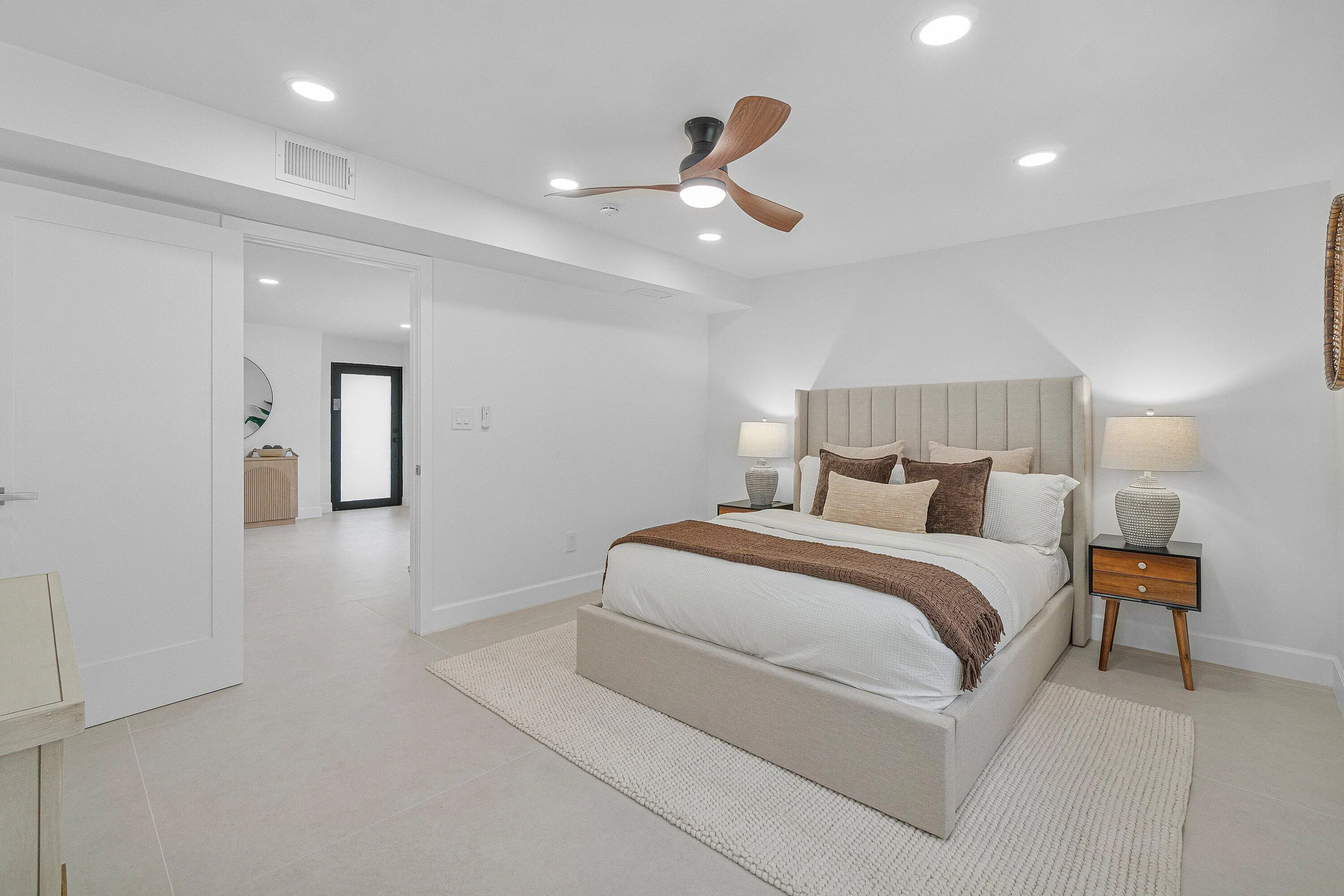 039-2708Northeast1stAvenue-WiltonManors-