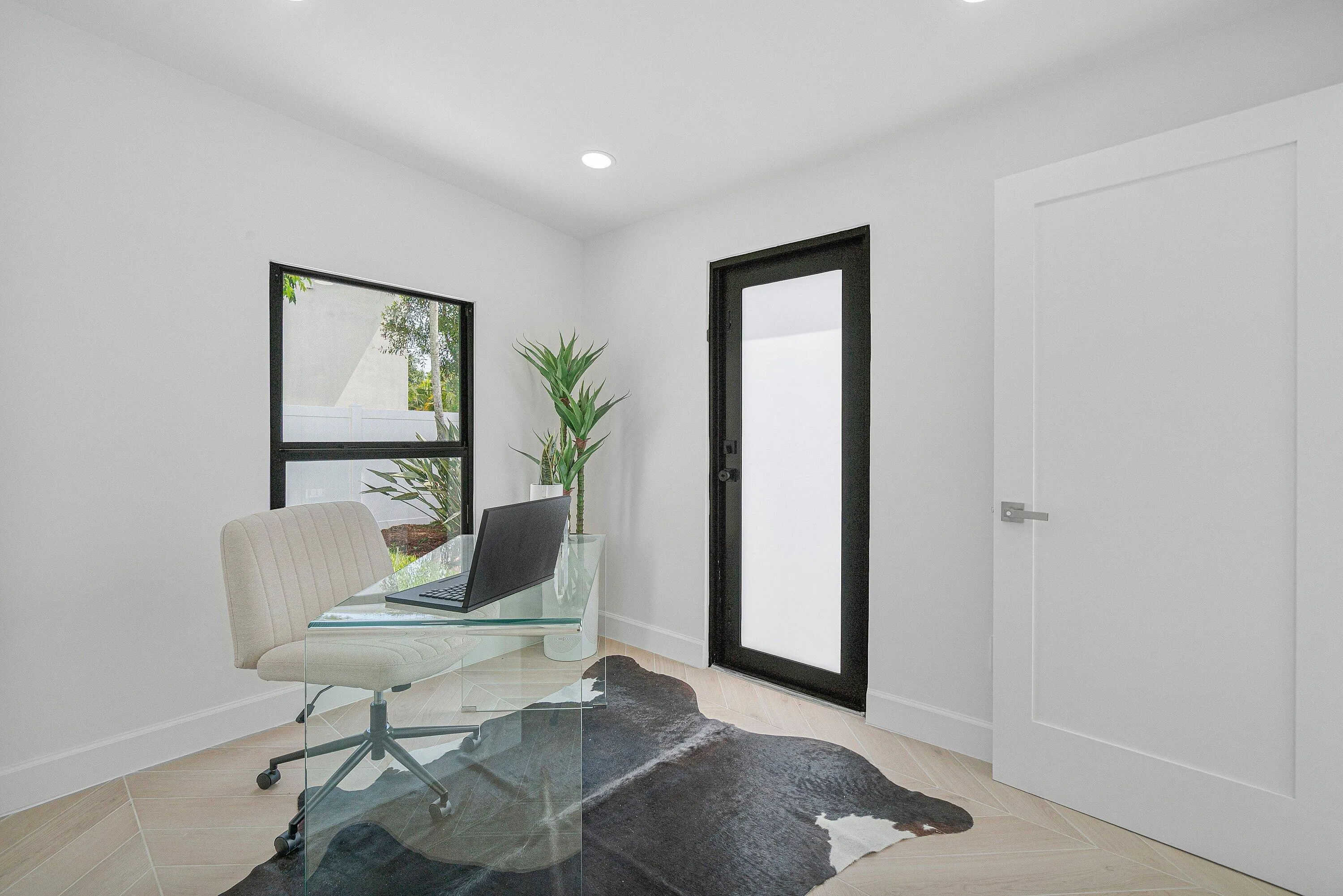 049-2708Northeast1stAvenue-WiltonManors-