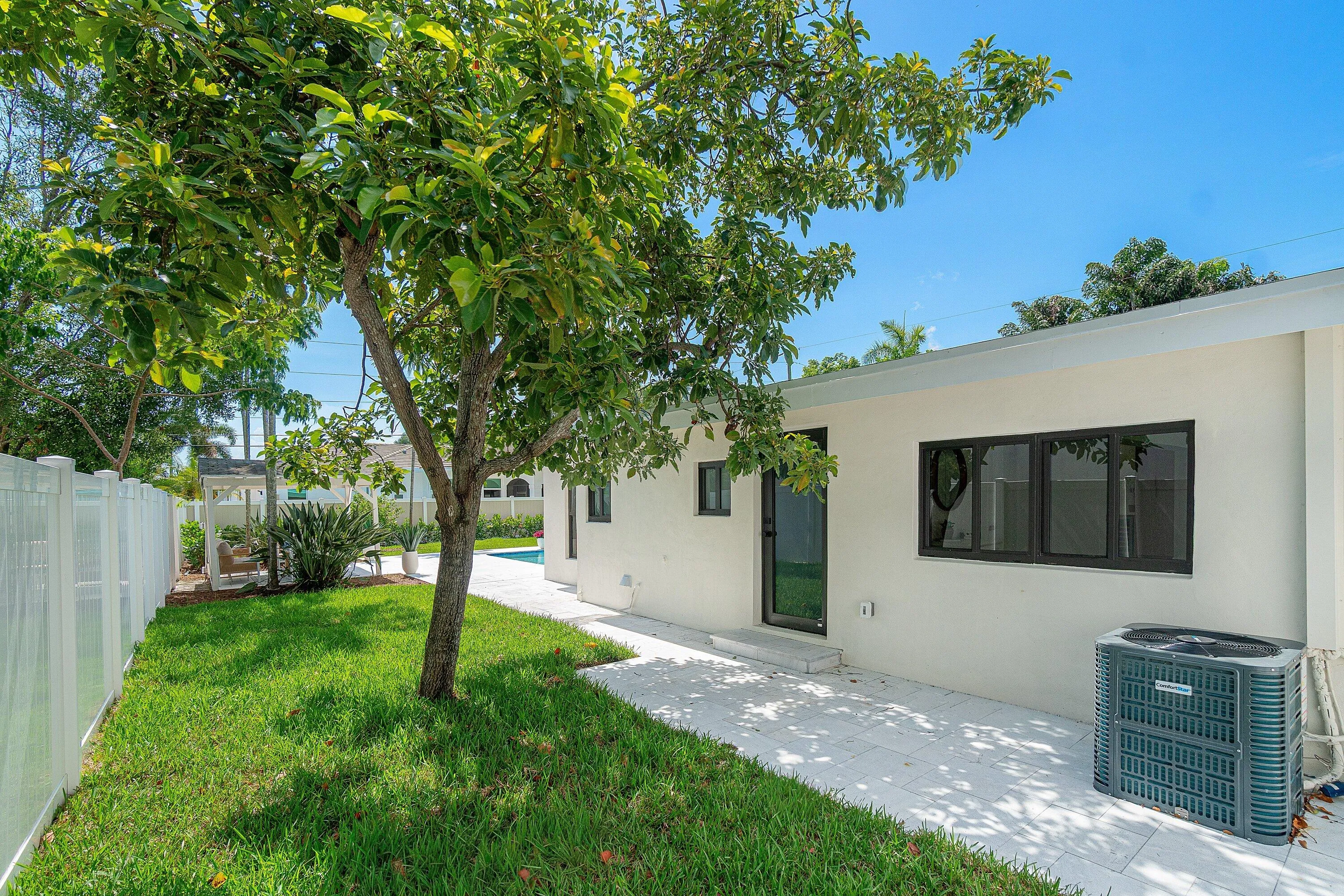 058-2708Northeast1stAvenue-WiltonManors-