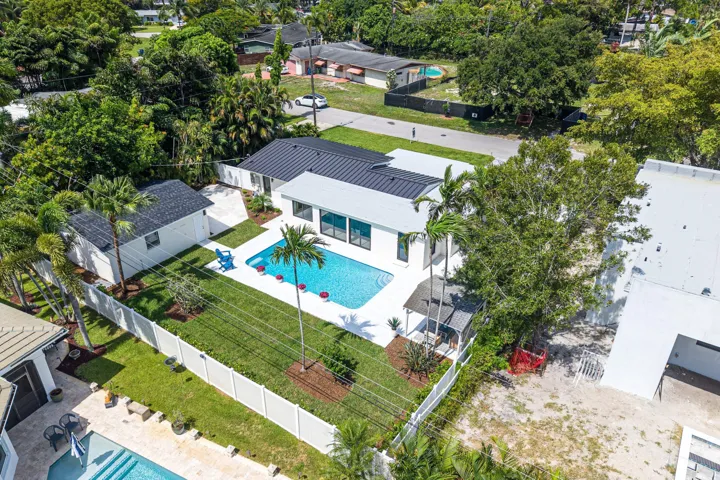 069-2708Northeast1stAvenue-WiltonManors-